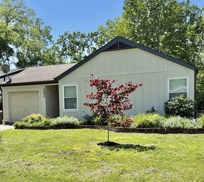 Primary Photo - 1277 Tallberry Dr