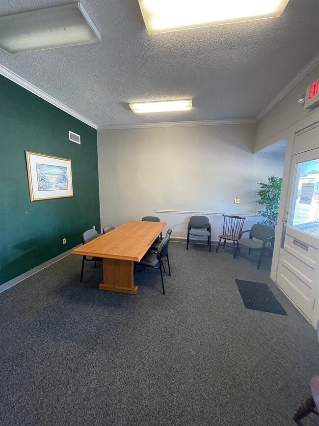 Building Photo - 105 W Main St