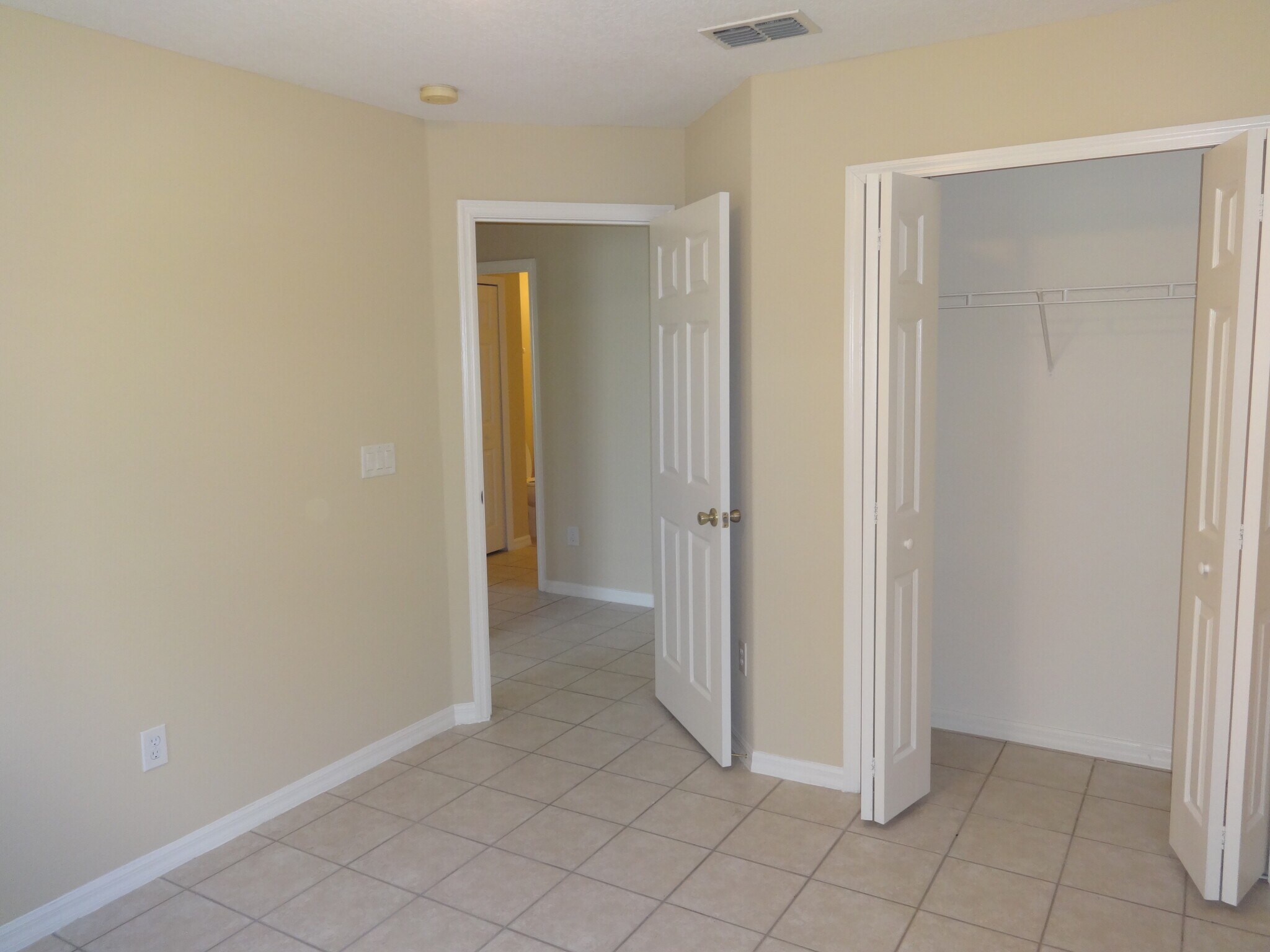 Building Photo - 317 Brightview Dr