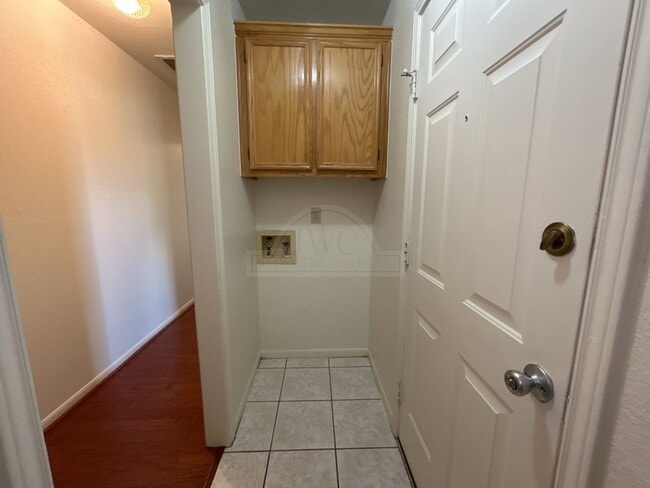 Building Photo - 3820 Water Oak Dr