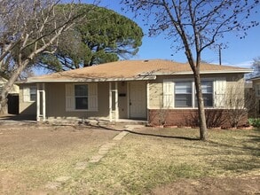 Building Photo - COLLEGE PROPERTY---PRE-LEASING FOR AUGUST! Amazing Updates! 3 bedroom 2 bath