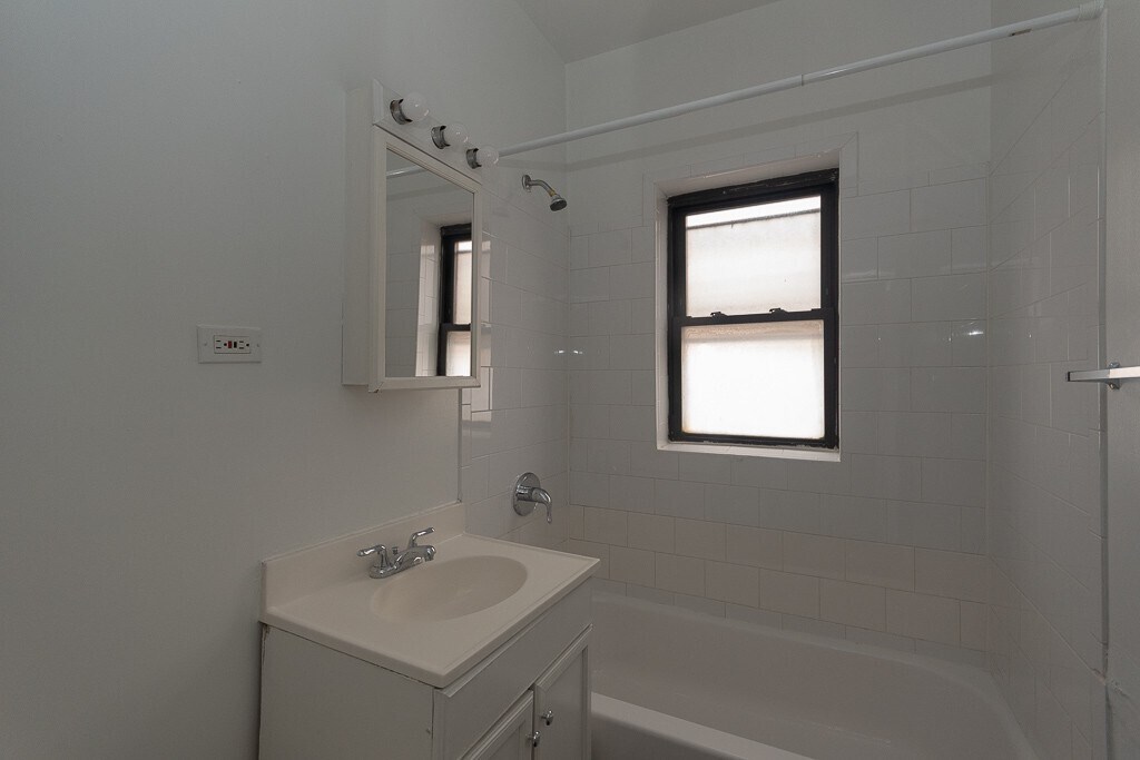 Building Photo - 532 W Arlington Pl