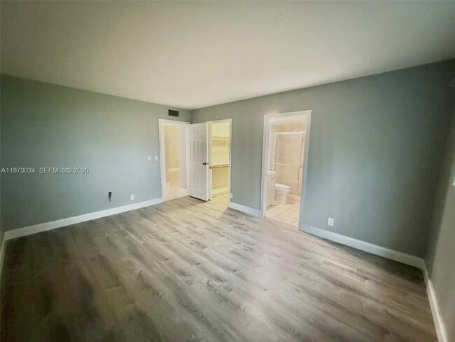 Building Photo - 5220 Las Verdes Cir