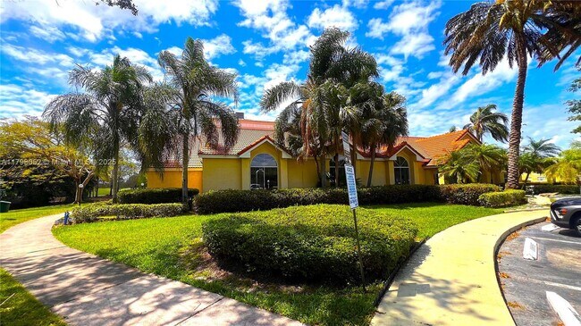 Building Photo - 12870 Vista Isles Dr