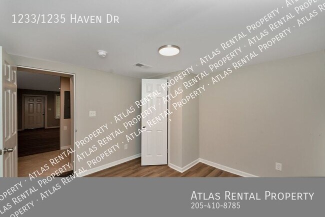 Building Photo - 1233/1235 Haven Dr-