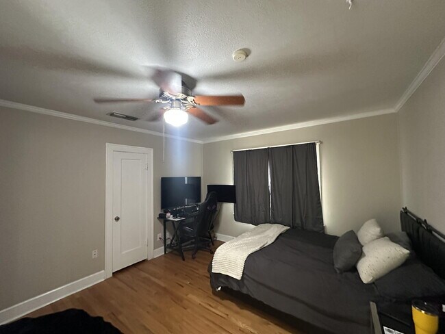 Building Photo - 3009 20th St