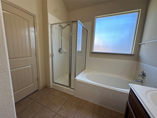 Building Photo - 6111 Grassy Haven Ln