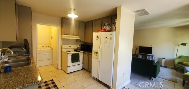 Building Photo - 5428 E Snow Wood Cir