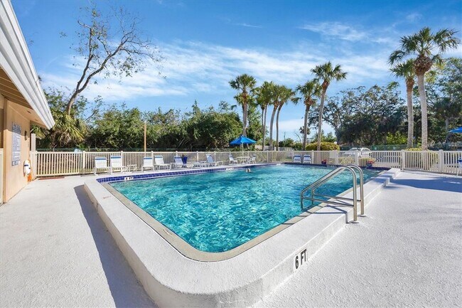 Building Photo - 4949 Village Garden Dr