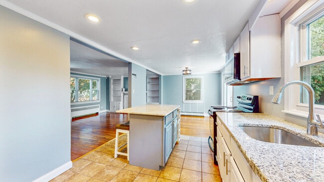 Building Photo - 72 Woodycrest Dr