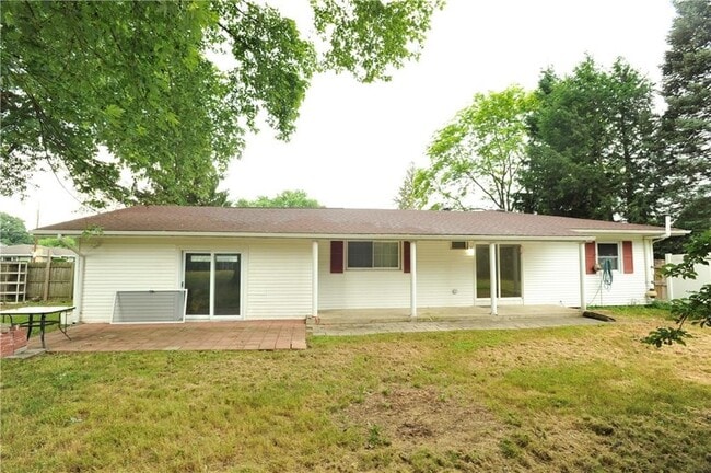 Building Photo - 15 Green Valley Dr