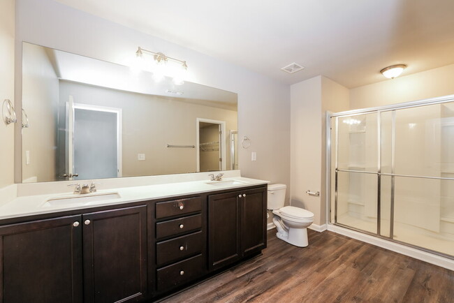 Building Photo - 3740 Place Dr