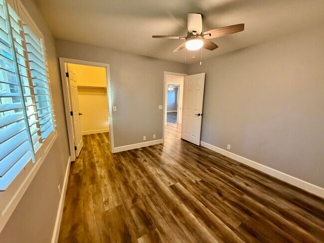 Building Photo - Beautiful 3 Bedroom 2.5 Bathroom Single Fa...