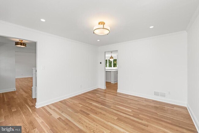 Building Photo - 1213 Clearfield Cir