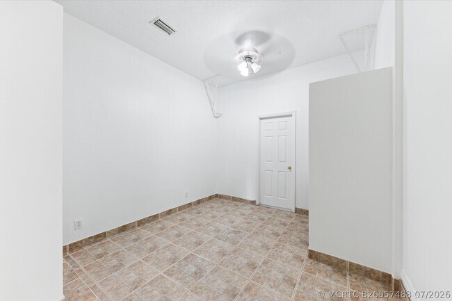 Building Photo - 402 Seminole Palms Dr