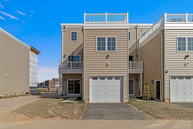 Building Photo - 2306 Palermo Dr