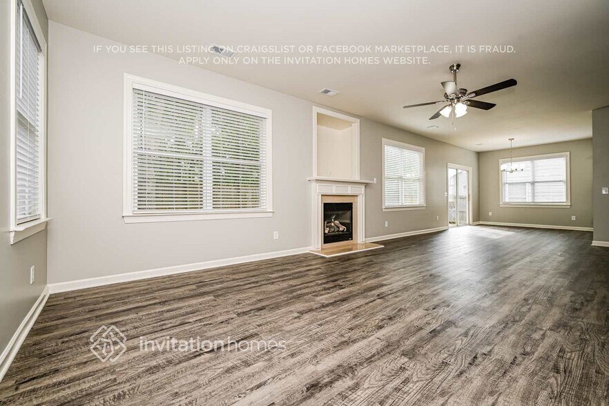 Building Photo - 2812 Harcourt Dr