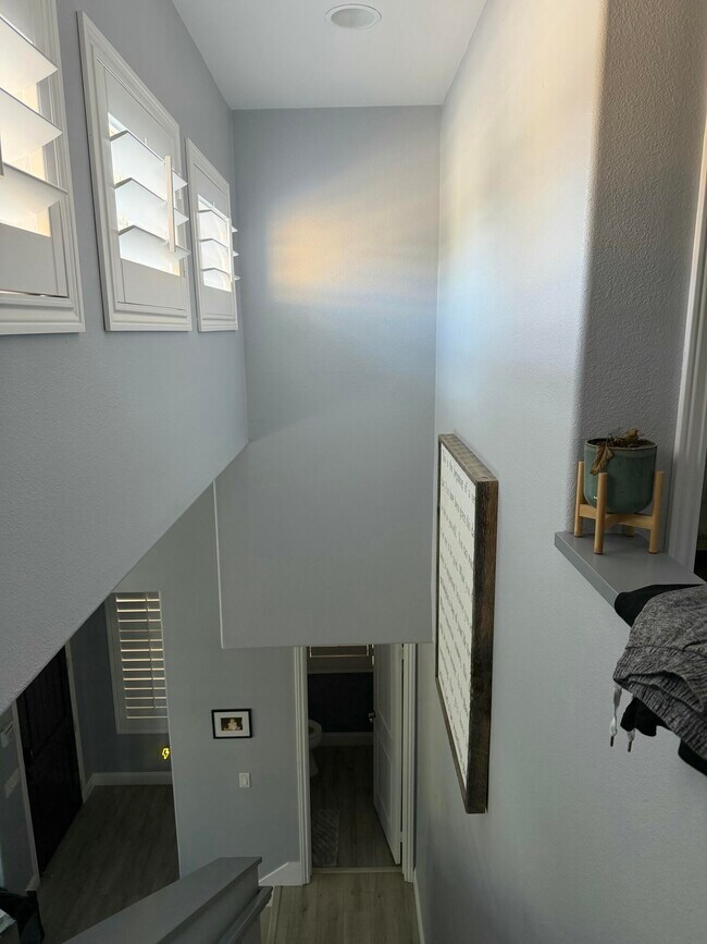 Building Photo - 52210 Rosewood Ln
