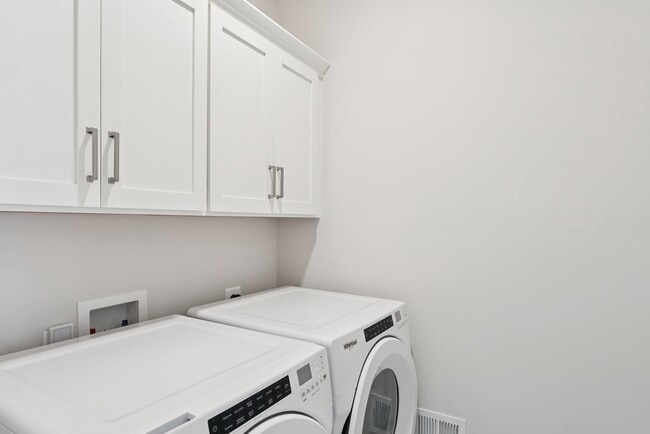 Building Photo - 4689 Charger Pl