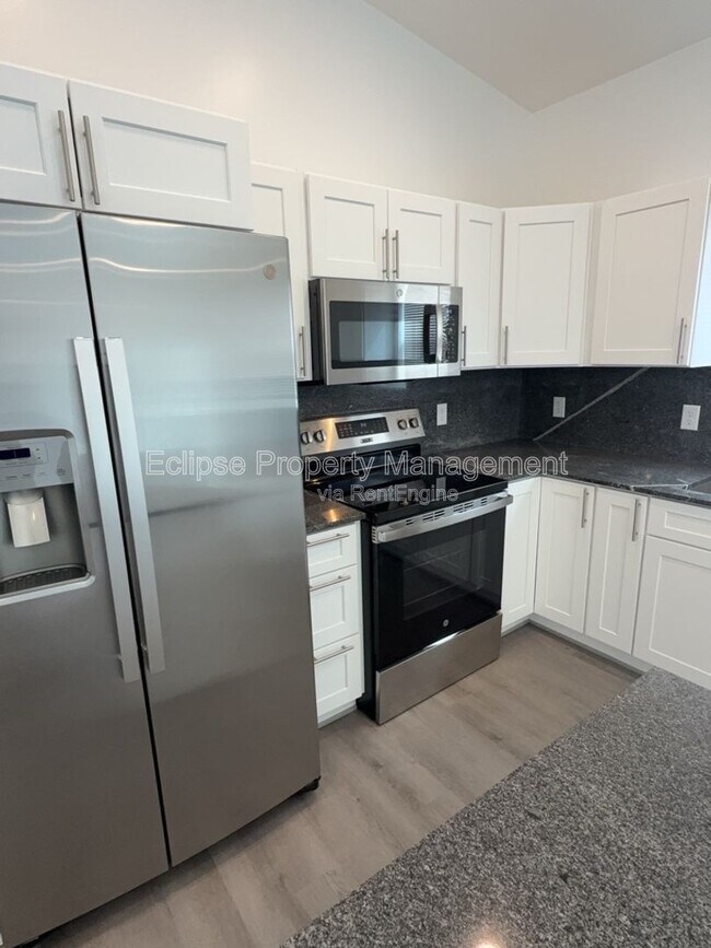 Building Photo - 147 Buena Vista Dr