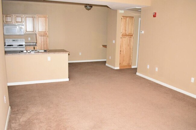 Building Photo - 501 Gibson Dr