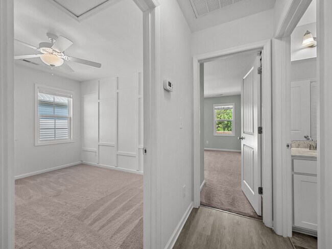 Guest Bedroom - 139A James Ave