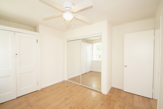 Building Photo - 2435 Grays Ferry Ave