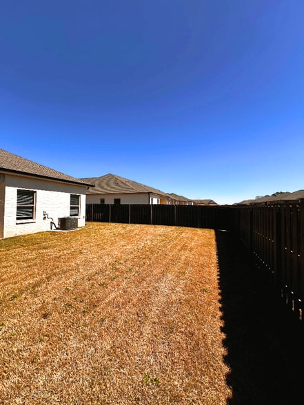 Building Photo - 6117 Ruby Grace Cir SE