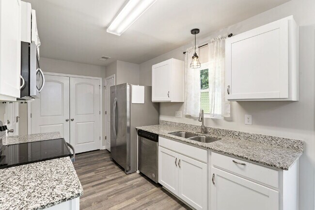 Building Photo - Charming 3-Bedroom Home in Millstone Subdi...
