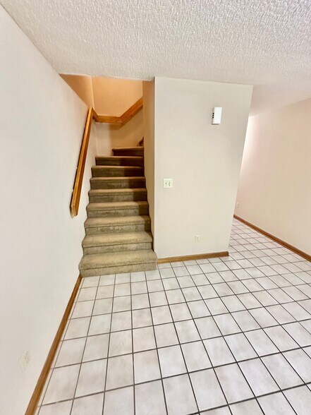 Building Photo - 109 Mountain View Dr