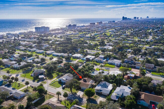 Building Photo - 136 Valencia Dr