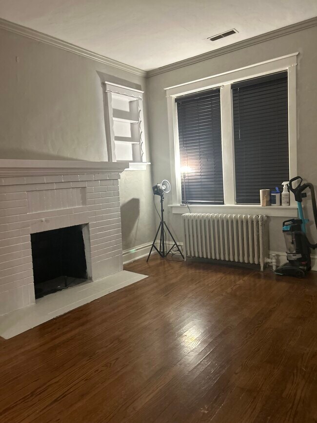 Building Photo - 1118 Ralph Ter