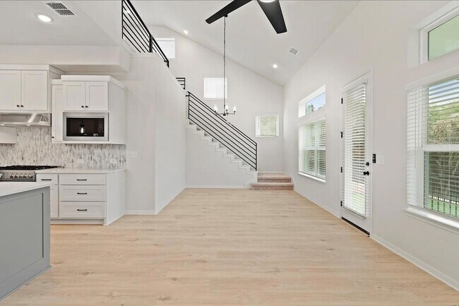 Building Photo - 1612 Kit Cir