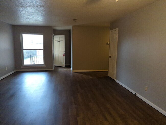 Building Photo - 4667 Cary Ln