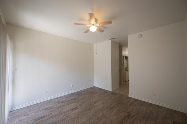 Building Photo - 1908 San Antonio St