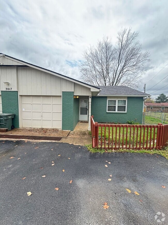 Building Photo - Remodeled 2 bed 1 bath in Fayetteville, 1 ...