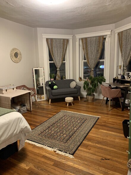 Building Photo - 63 Washington St