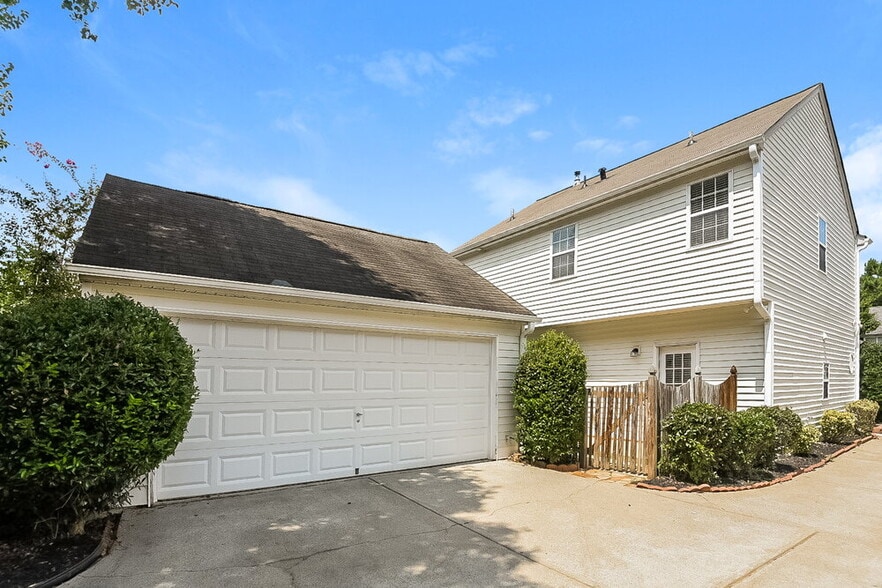 Building Photo - 3057 Heatherbrook Trce