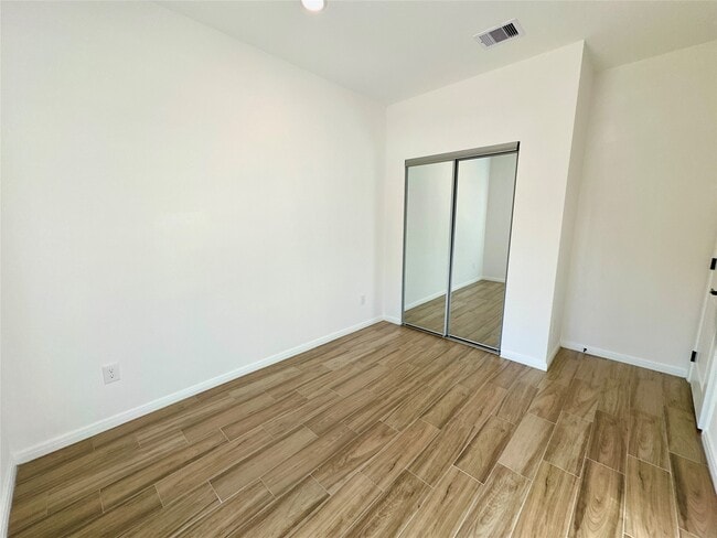 Building Photo - 11555 Persimmon St