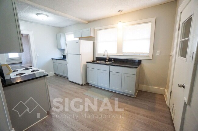 Building Photo - 7801 6th Ave S