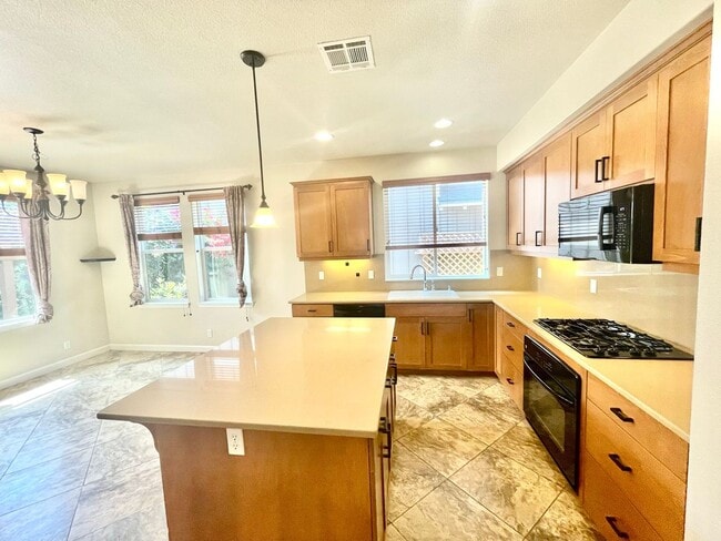 Building Photo - Pet friendly House Santa Maria