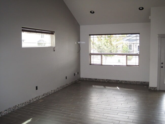 Building Photo - Beautiful Modern Home for Rent