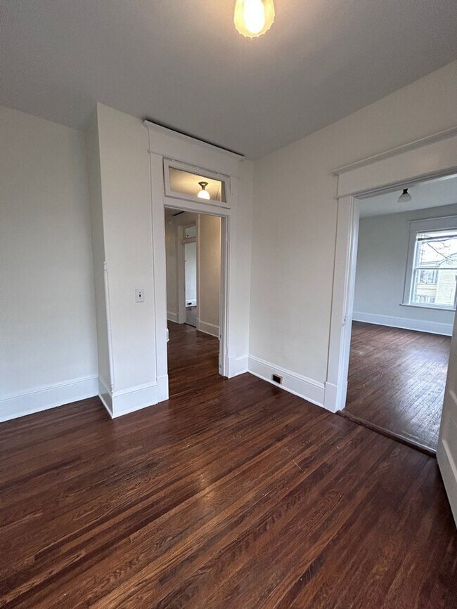 Building Photo - Renovated Victorian with historic touches & huge yard!