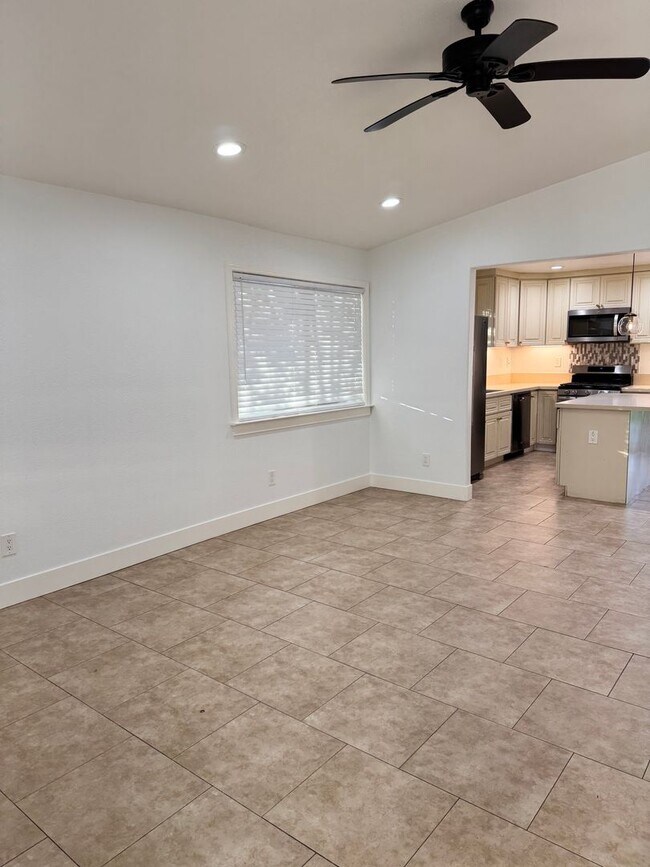 Building Photo - 3/2 home