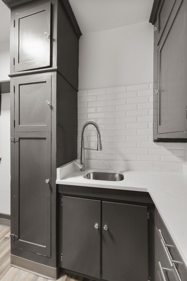 Building Photo - 16 N Broadway St