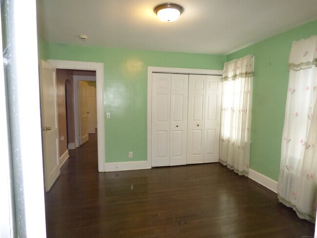 Building Photo - 1387 Norman St