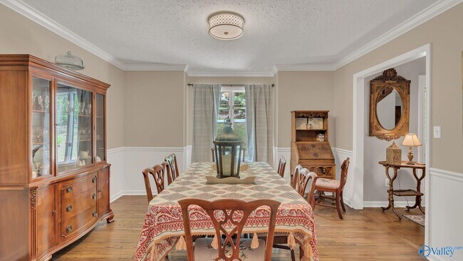 Building Photo - 511 Rainbow Dr
