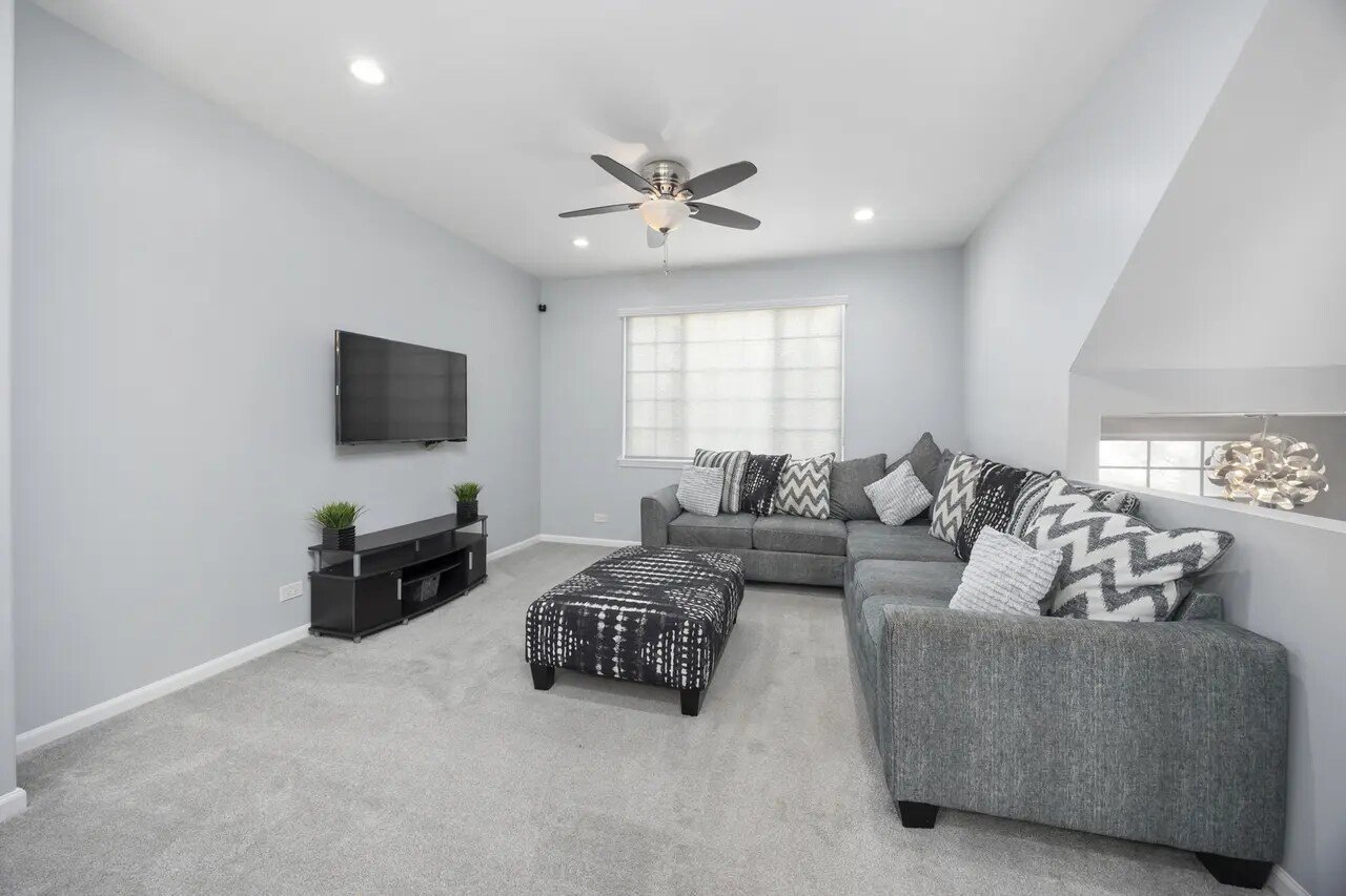 Building Photo - 9411 Harrison St