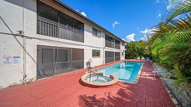 Building Photo - 1126 SE 8th St