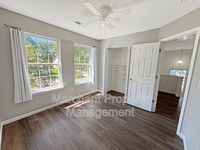 Building Photo - 110 Golden Crest Ct